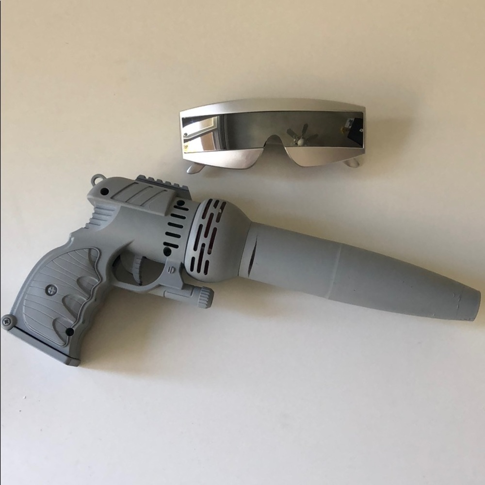 Sci Fi Glasses & Ray Gun